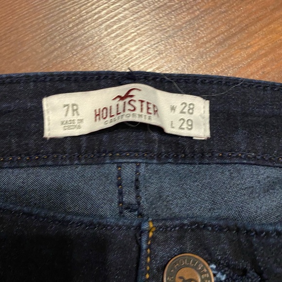 Size 7R Hollister jeans - Picture 2 of 4